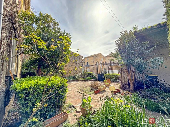 Image No.3-10 Bed Property for sale