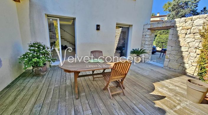 Image No.11-3 Bed House for sale