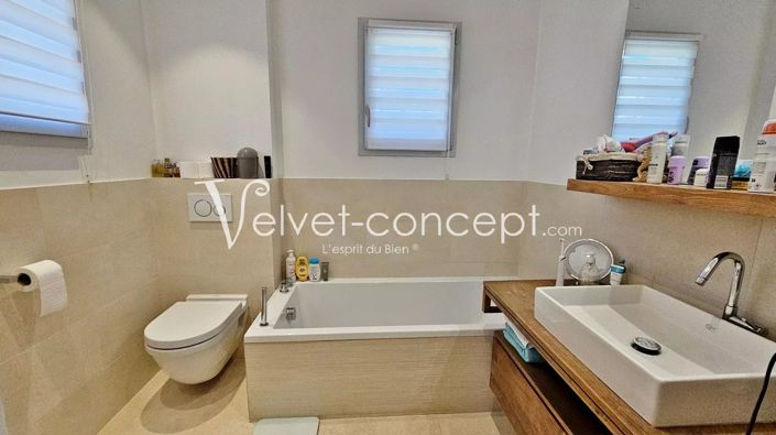 Image No.17-3 Bed House for sale