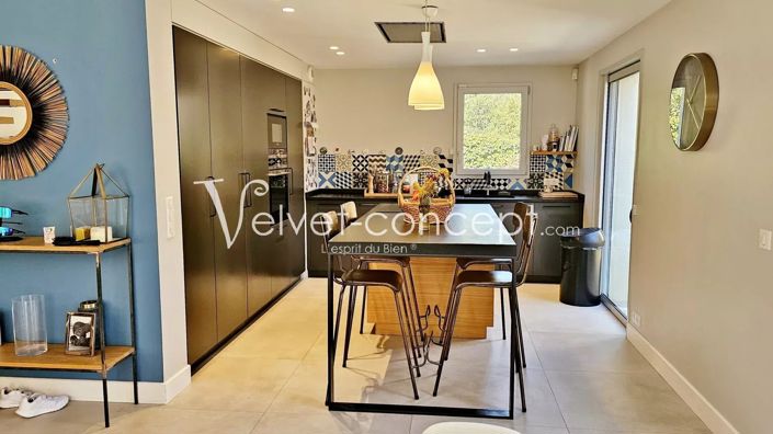 Image No.8-3 Bed House for sale