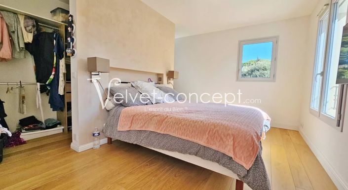 Image No.8-3 Bed House for sale