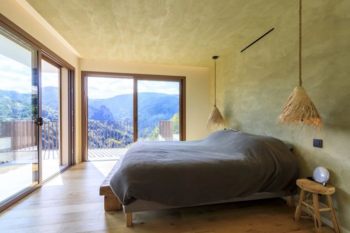 Image No.18-5 Bed House for sale