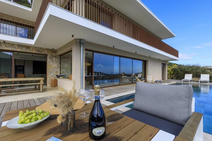 Image No.2-5 Bed House for sale