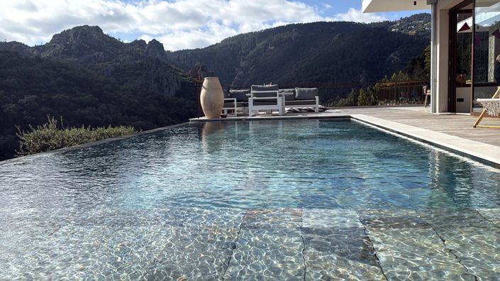 Image No.25-5 Bed House for sale