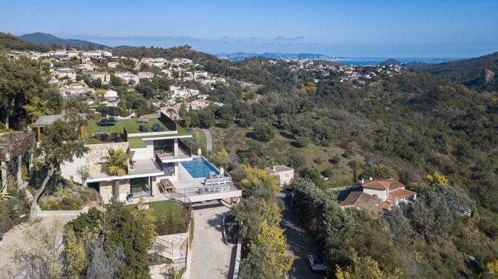 Image No.26-5 Bed House for sale