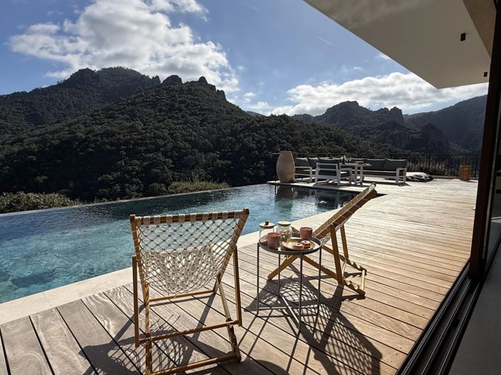 Image No.5-5 Bed House for sale