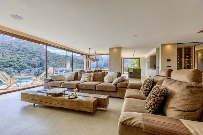 Image No.9-5 Bed House for sale