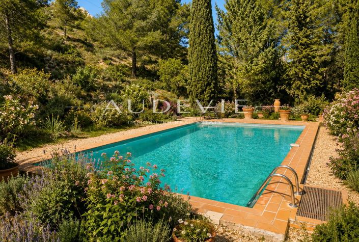 Image No.10-5 Bed House for sale