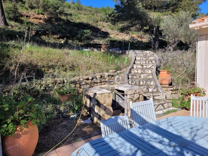 Image No.5-5 Bed House for sale