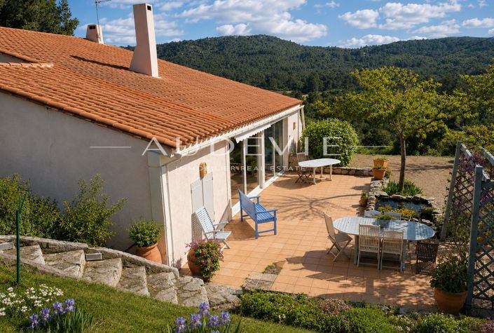 Image No.7-5 Bed House for sale