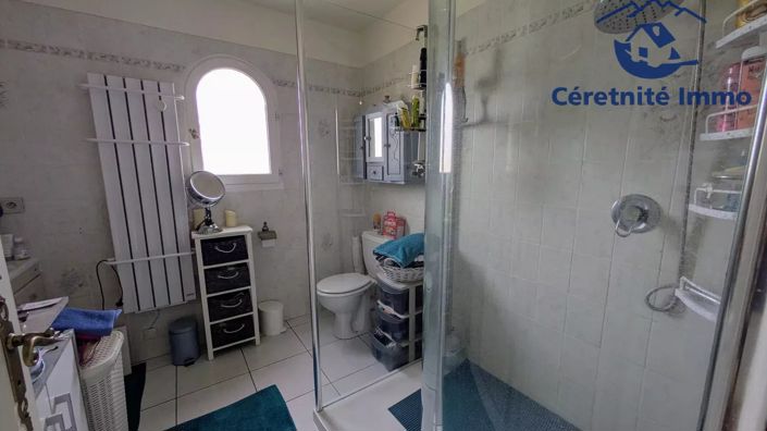 Image No.17-5 Bed House for sale