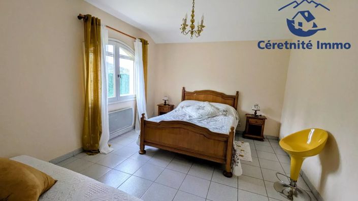 Image No.37-5 Bed House for sale