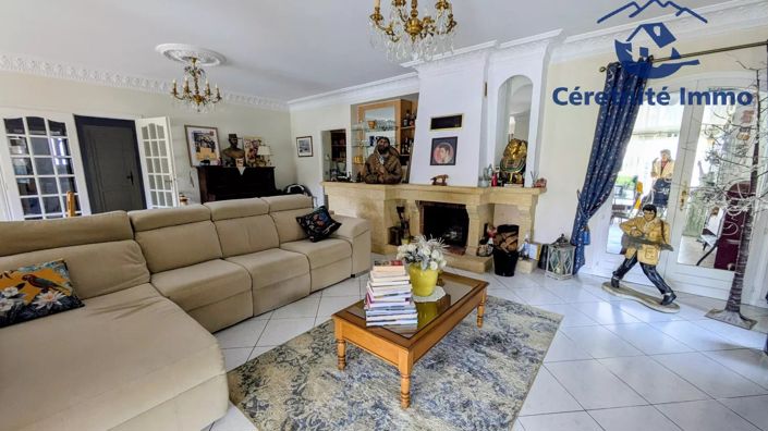 Image No.5-5 Bed House for sale