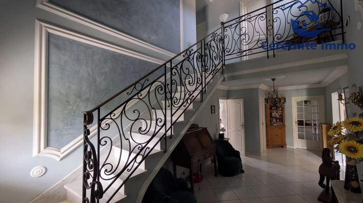 Image No.9-5 Bed House for sale