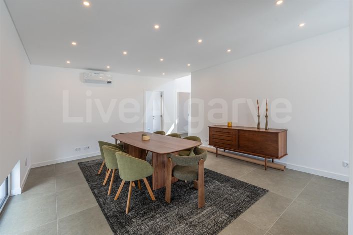 Image No.12-4 Bed House for sale