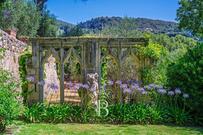 Image No.10-7 Bed House for sale