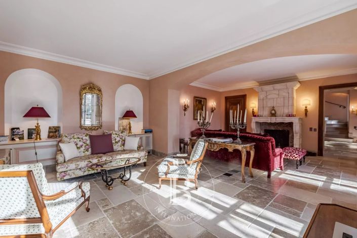 Image No.15-7 Bed House for sale