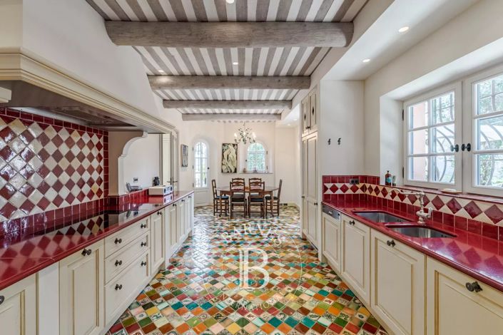 Image No.17-7 Bed House for sale