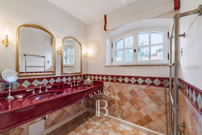 Image No.21-7 Bed House for sale