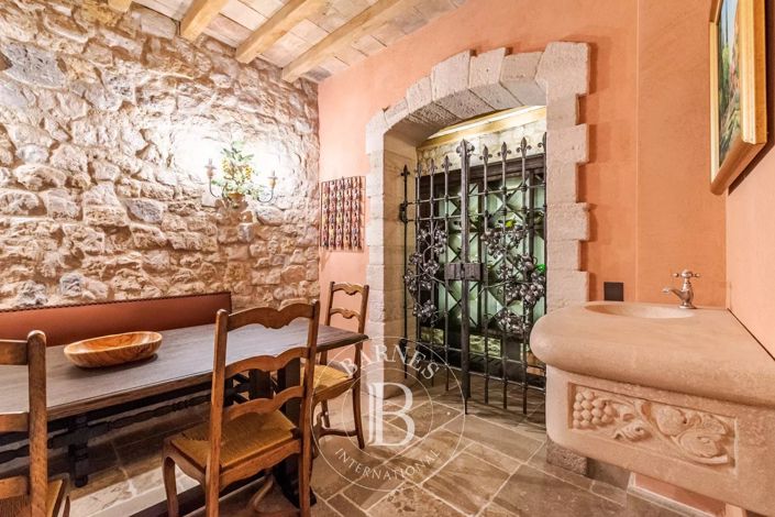 Image No.25-7 Bed House for sale