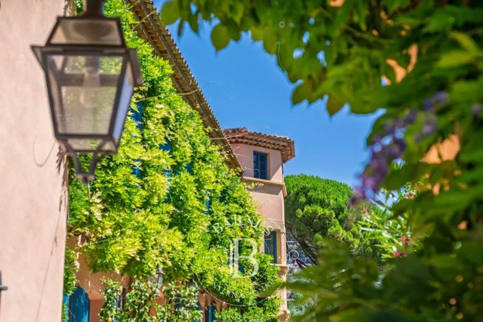 Image No.30-7 Bed House for sale