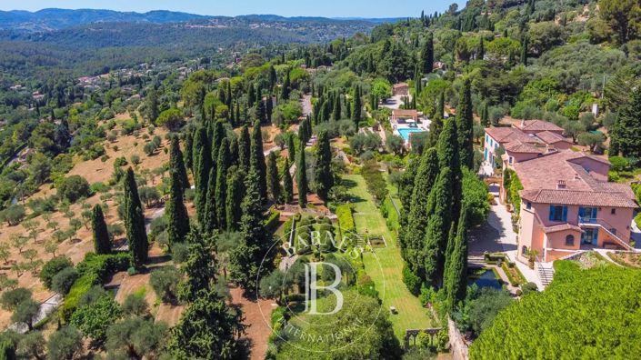 Image No.8-7 Bed House for sale