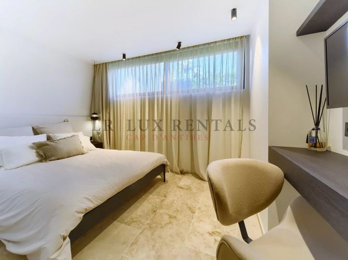 Image No.22-6 Bed House for sale