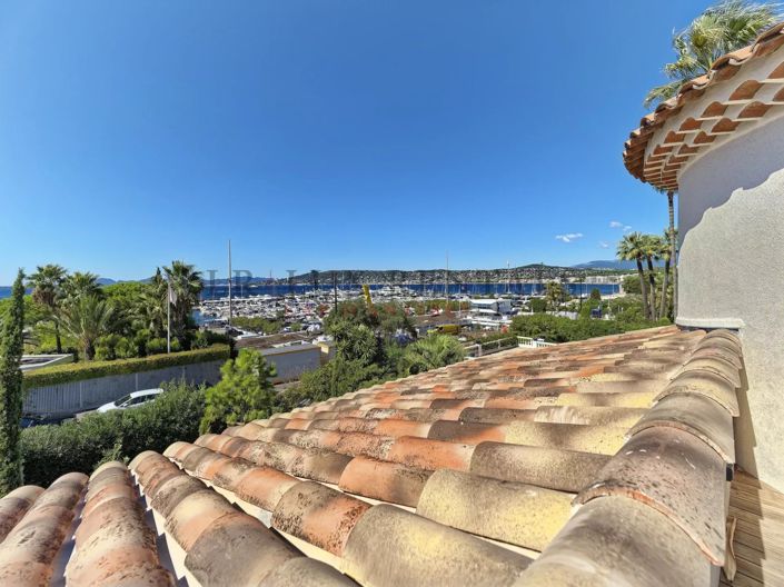 Image No.7-6 Bed House for sale
