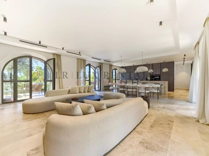 Image No.8-6 Bed House for sale