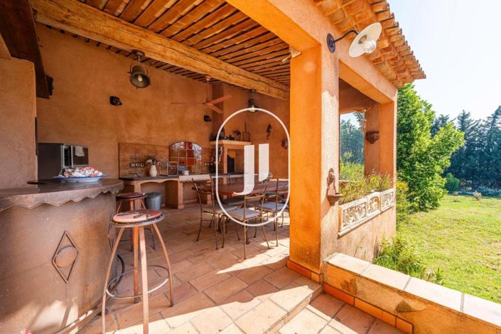 Image No.6-5 Bed House for sale