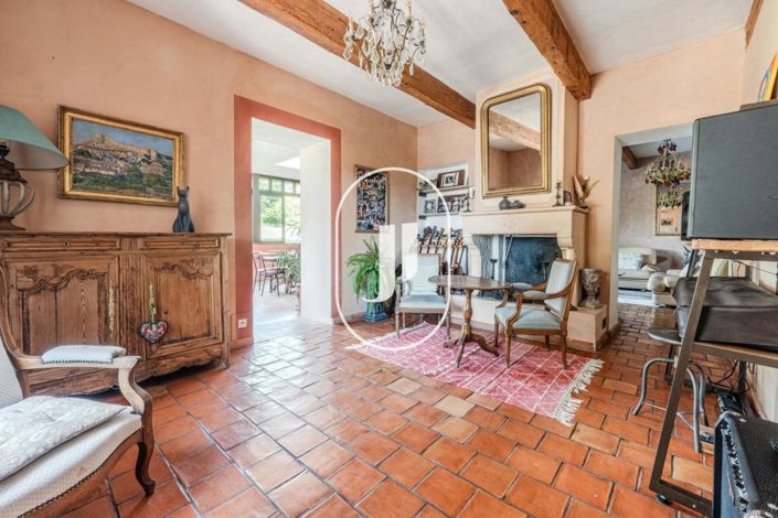 Image No.8-5 Bed House for sale