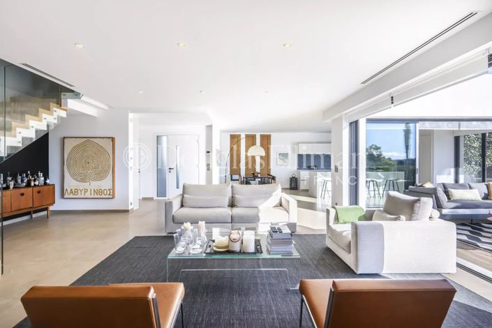 Image No.7-4 Bed House for sale