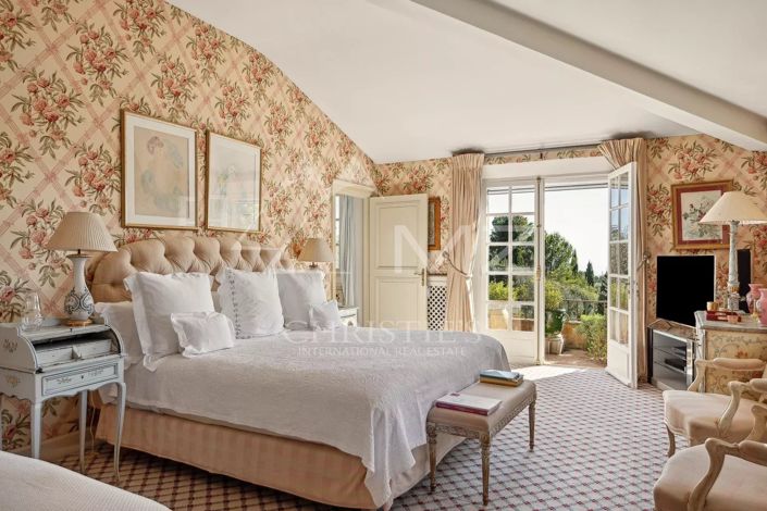 Image No.10-11 Bed House for sale