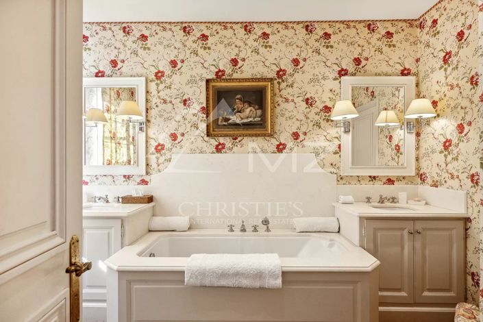 Image No.9-11 Bed House for sale