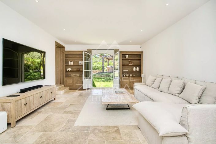 Image No.13-6 Bed House for sale