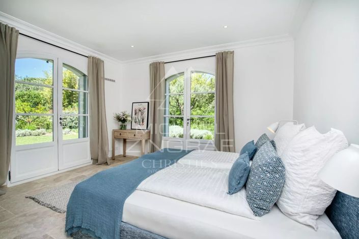 Image No.16-6 Bed House for sale