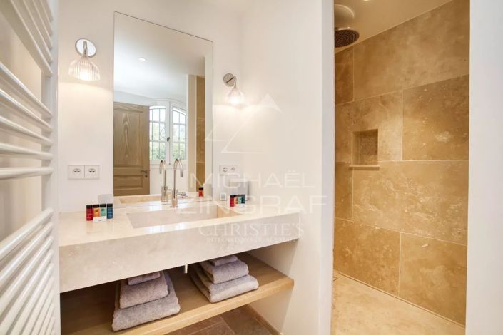 Image No.4-6 Bed House for sale