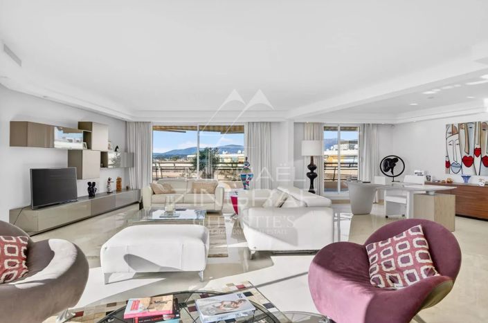 Image No.4-4 Bed Apartment for sale