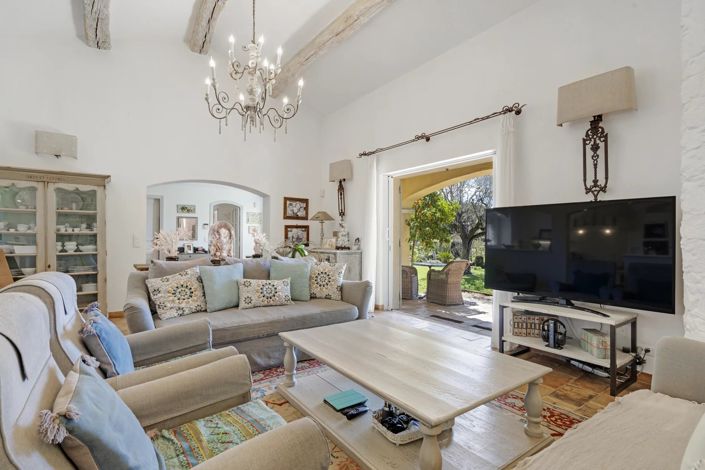 Image No.10-3 Bed House for sale