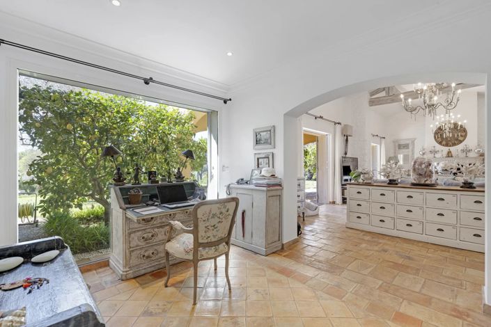 Image No.13-3 Bed House for sale