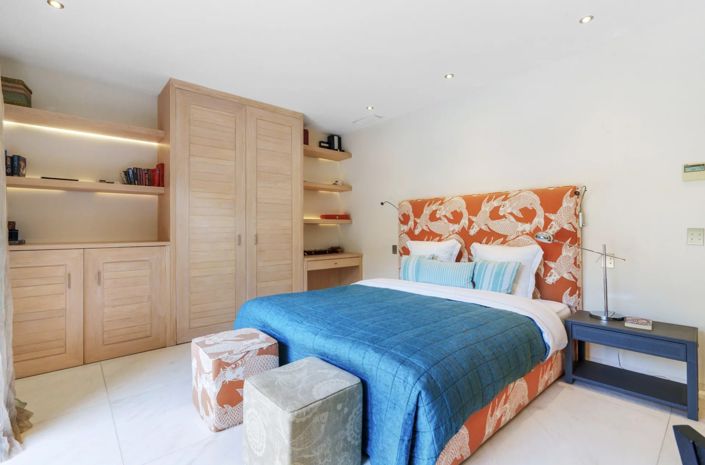 Image No.11-9 Bed House for sale