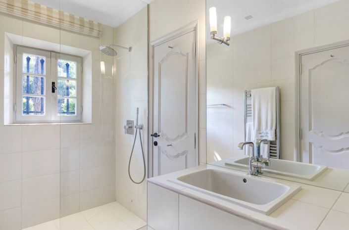 Image No.28-9 Bed House for sale