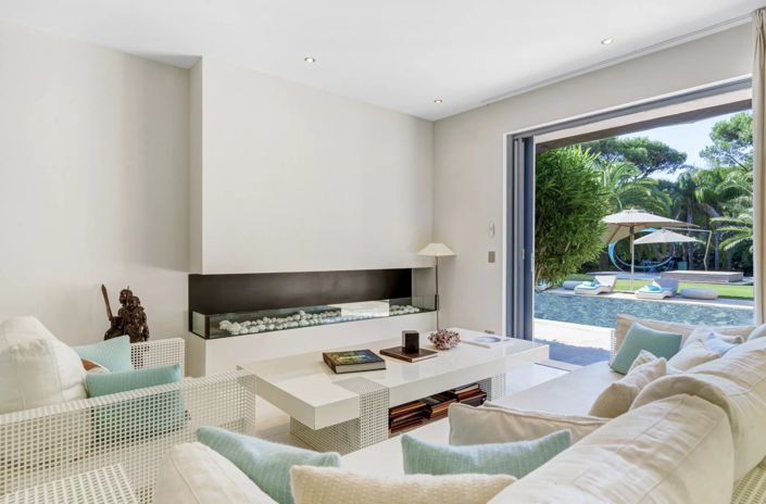 Image No.7-9 Bed House for sale