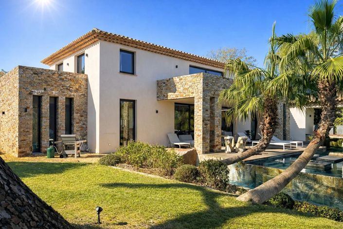 Image No.2-8 Bed House for sale