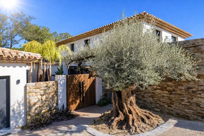 Image No.5-8 Bed House for sale