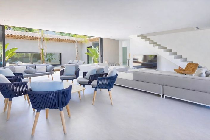 Image No.7-8 Bed House for sale