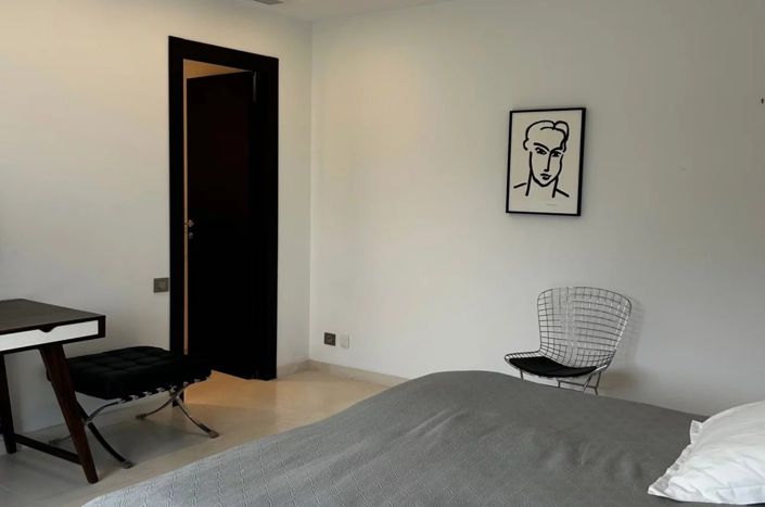 Image No.13-6 Bed House for sale