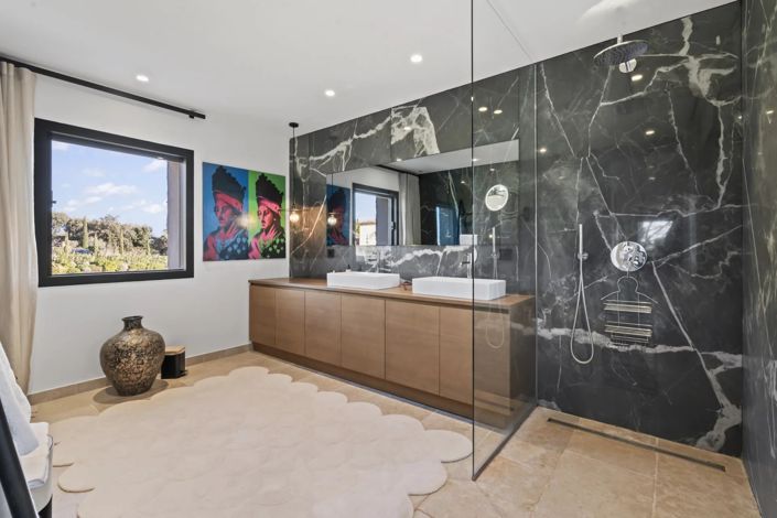 Image No.15-7 Bed House for sale