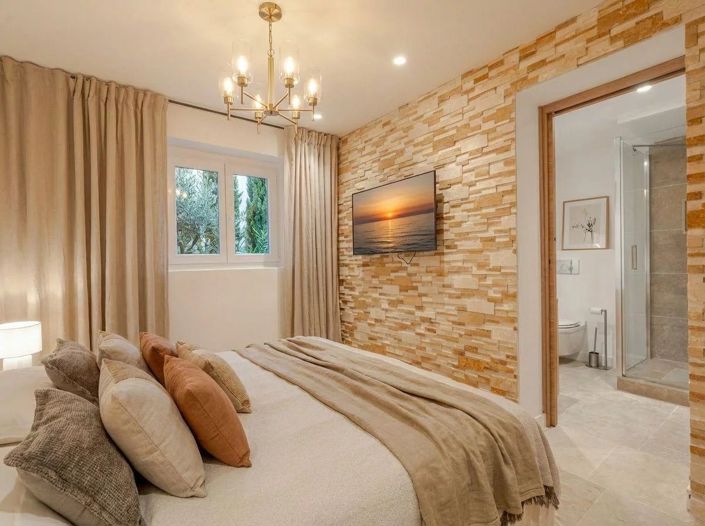 Image No.26-7 Bed House for sale