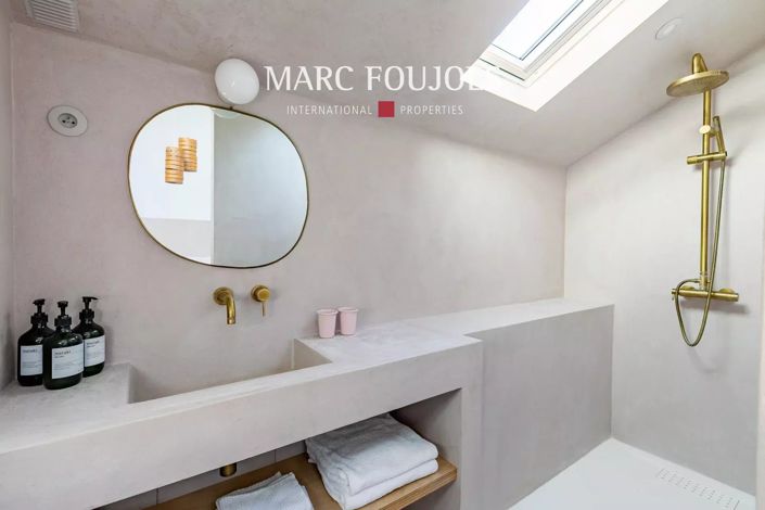 Image No.17-6 Bed House for sale